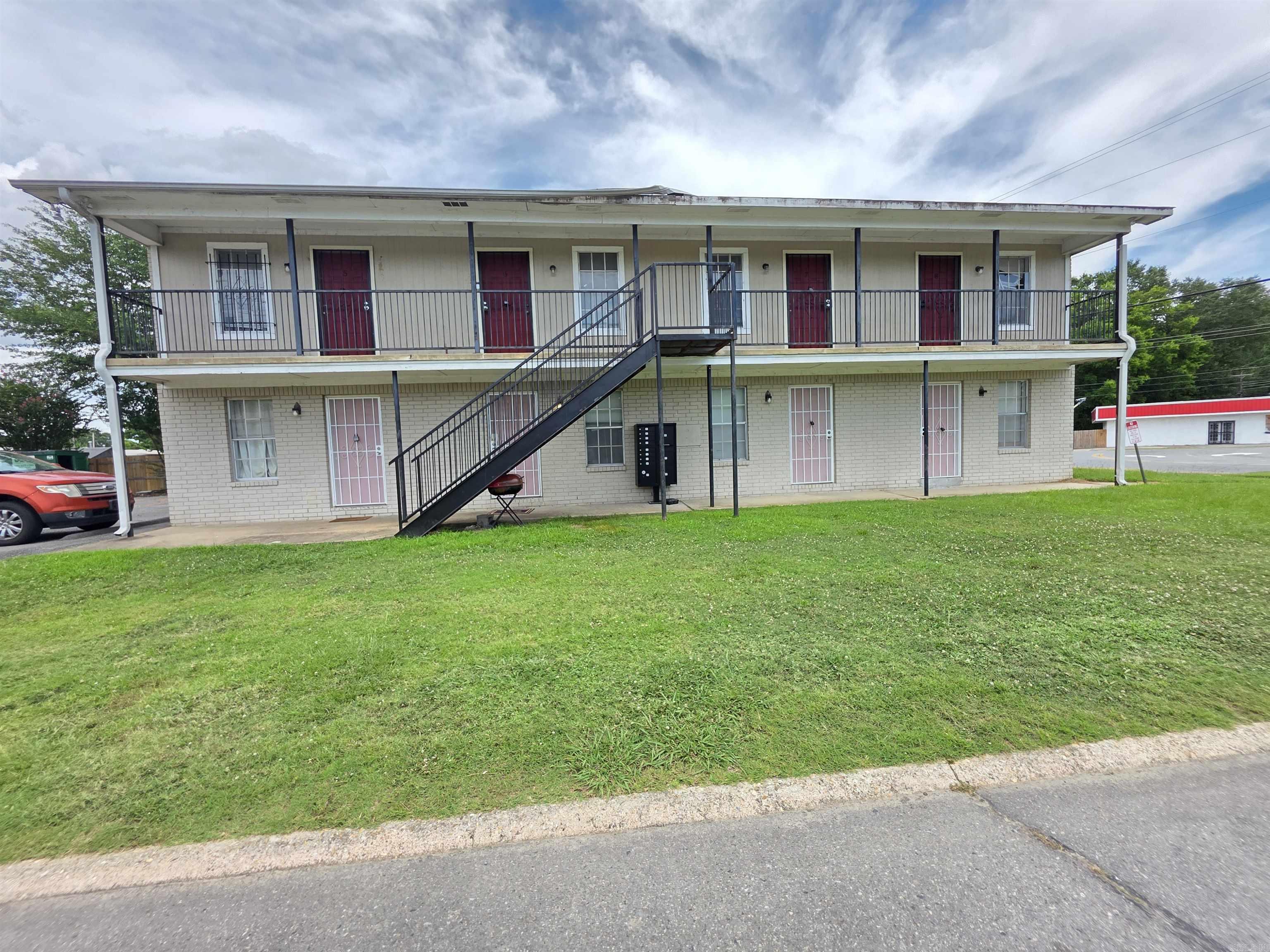Cozy 2BD/1BA in SWLR that is waiting for you to call home. Vinyl flooring throughout. Kitchen appliances included! Perfect for a young professional or retiree. This property is managed by Hoffman Team so beware of scammers - we will never ask you to Cashapp us money. The lease for this property is for 18 months to 2 years with a 3% increase after the first year. Income must be 3x the amount of rent per month unless you have a housing voucher. Deposit, first month’s rent, and the $50 administration fee due before move in. This property does have a 25 lbs. weight limit for pets unless they are registered service animals.