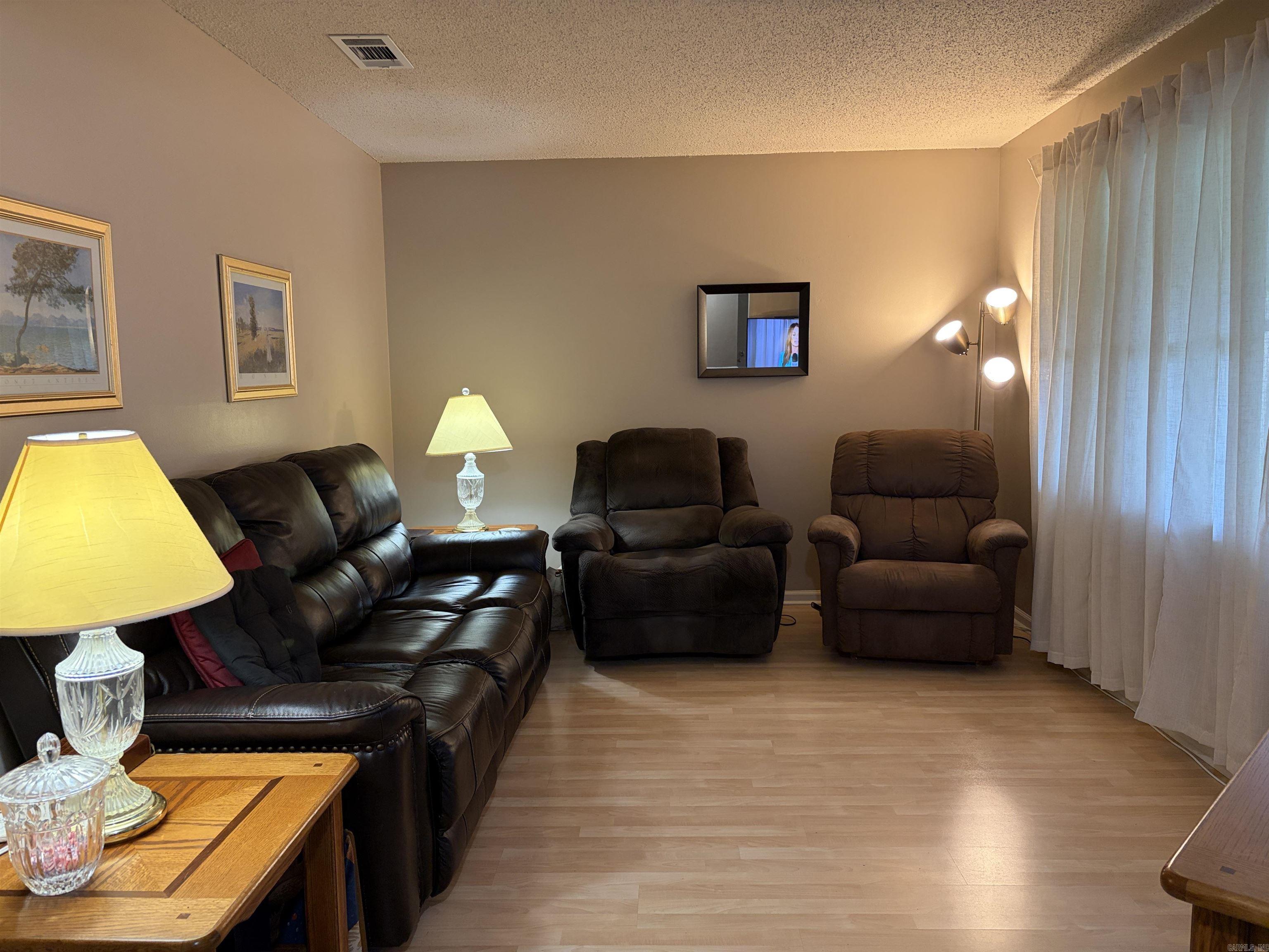 INDIAN HILLS - Residential