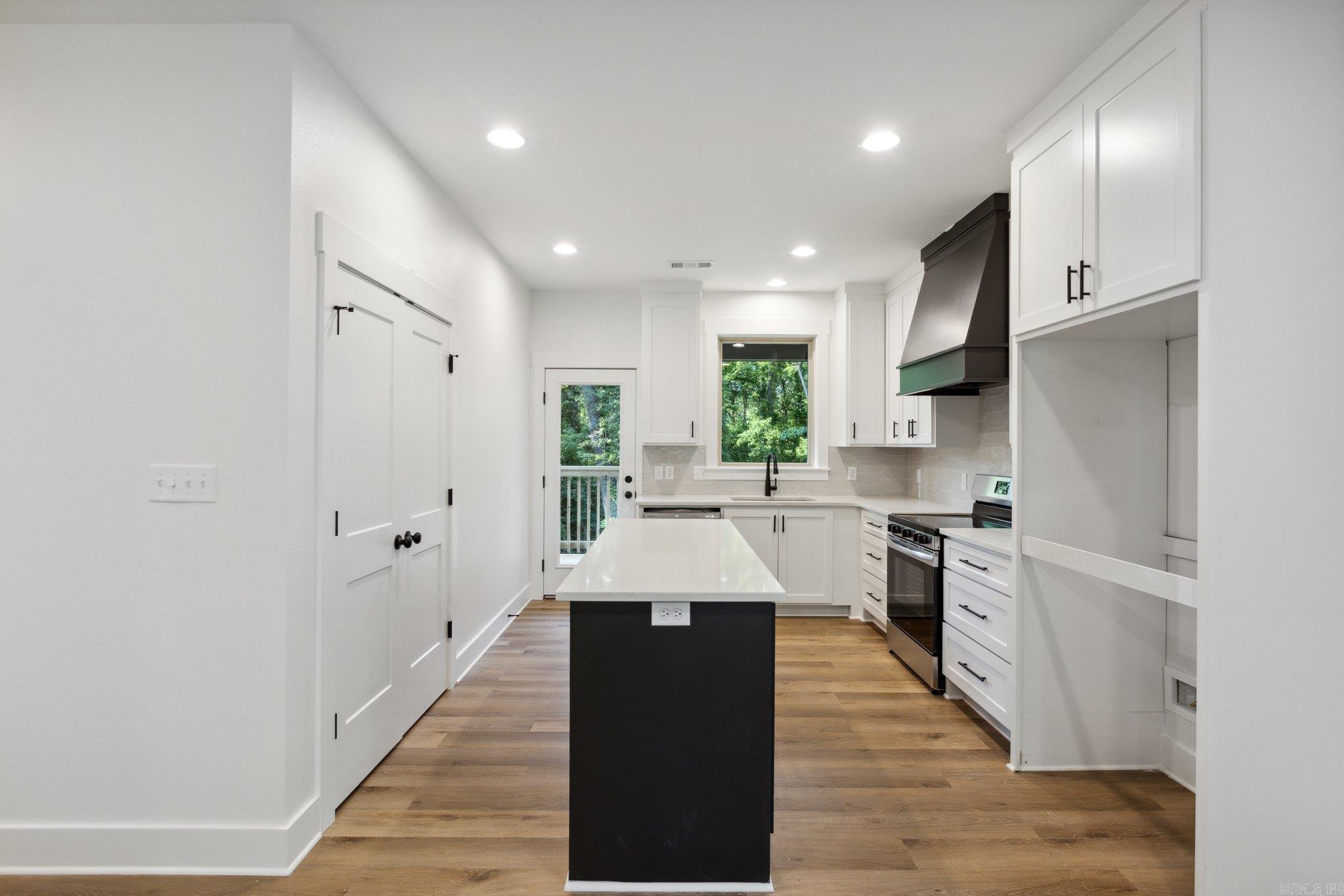 WEST HILL - Residential