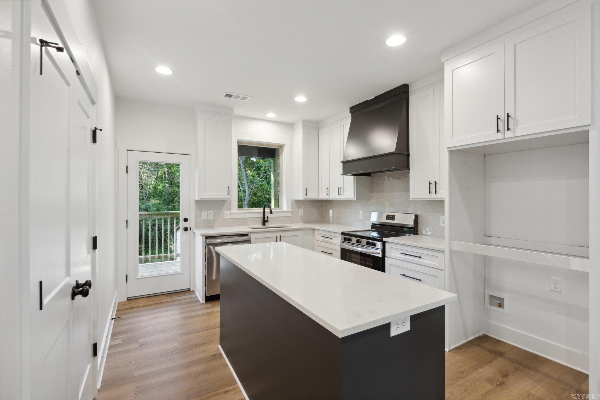 WEST HILL - Residential