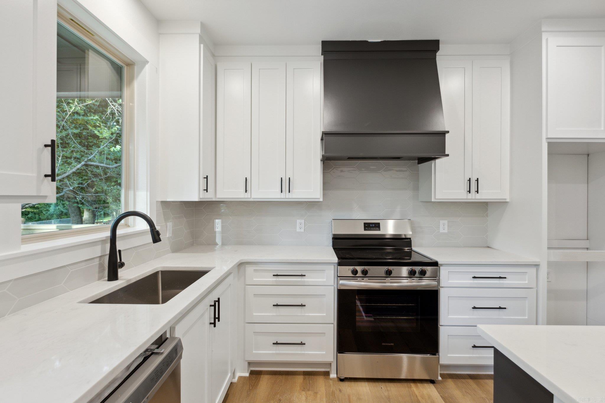 WEST HILL - Residential