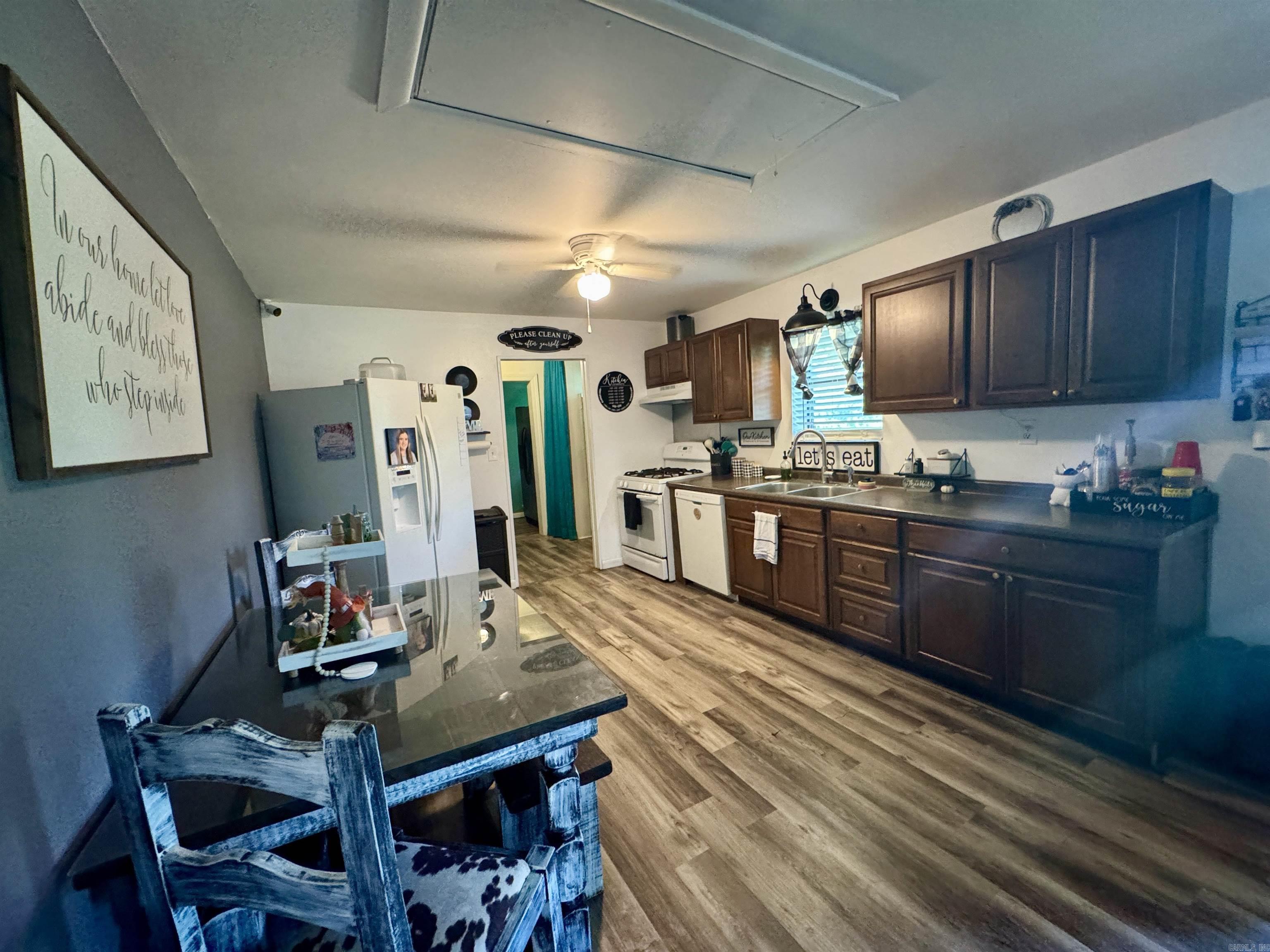 M&B PIGGOTT 2-20-8 - Residential