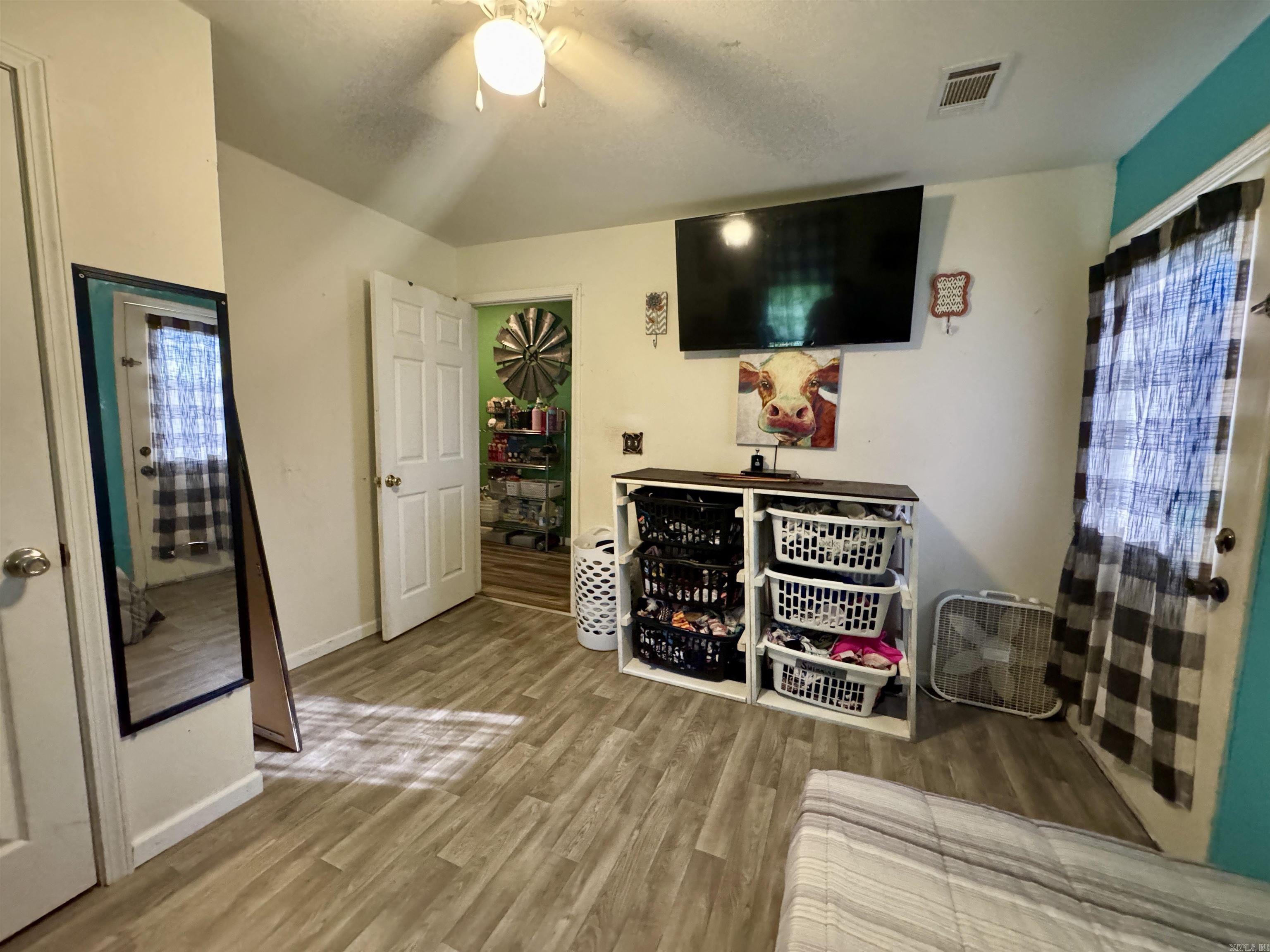 M&B PIGGOTT 2-20-8 - Residential