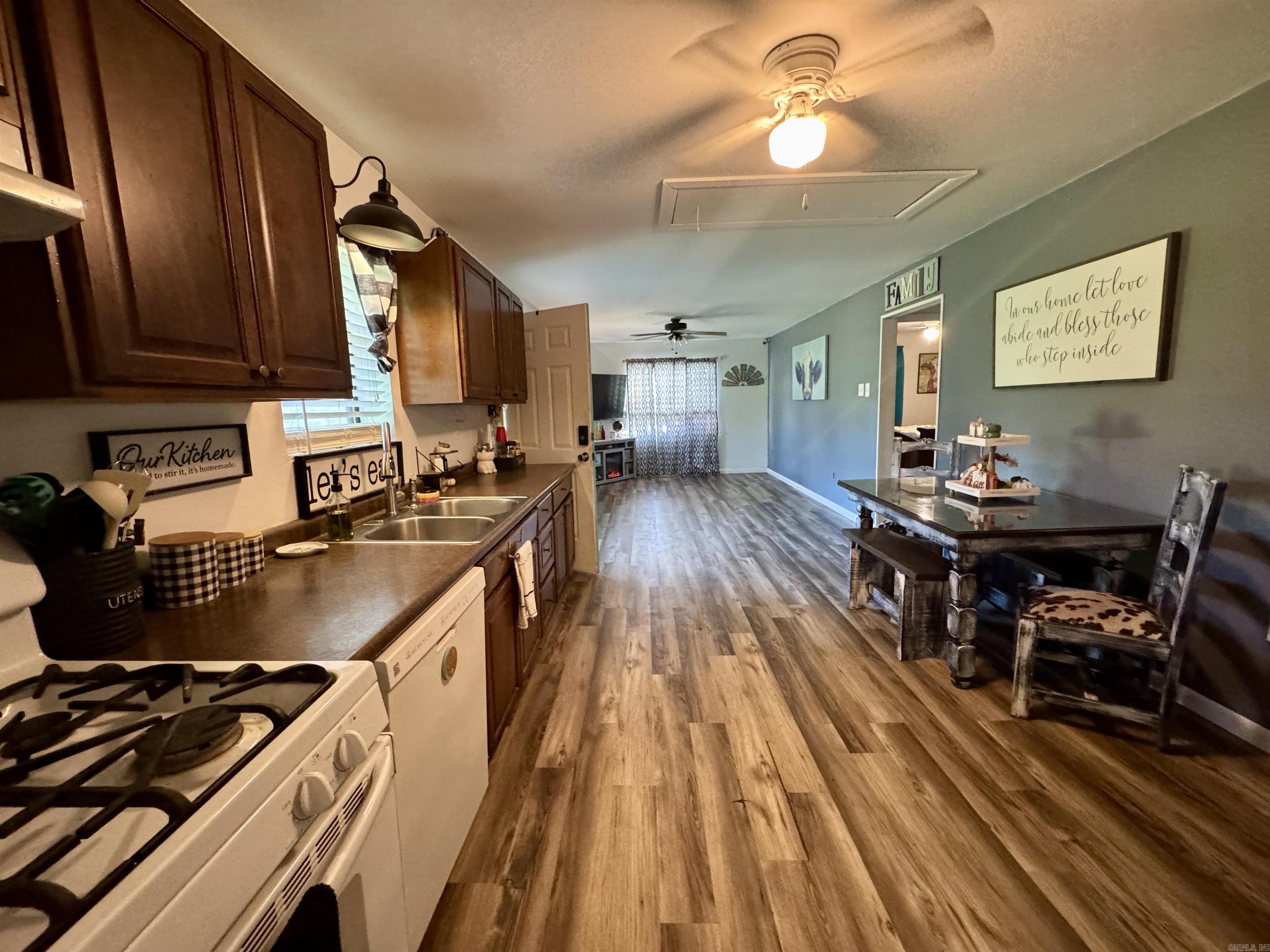 M&B PIGGOTT 2-20-8 - Residential