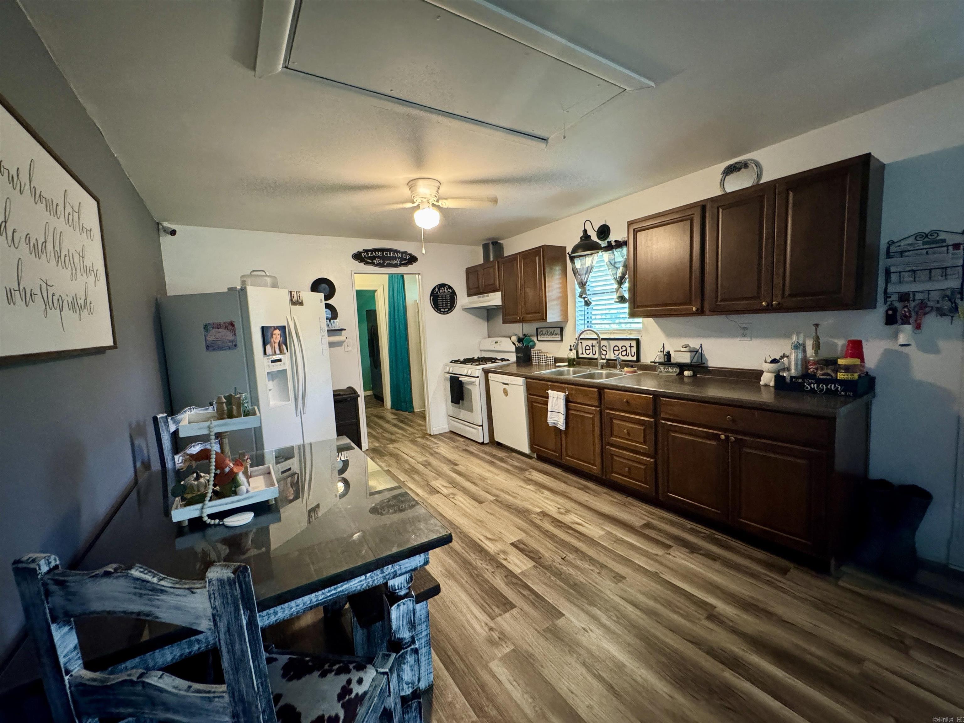 M&B PIGGOTT 2-20-8 - Residential