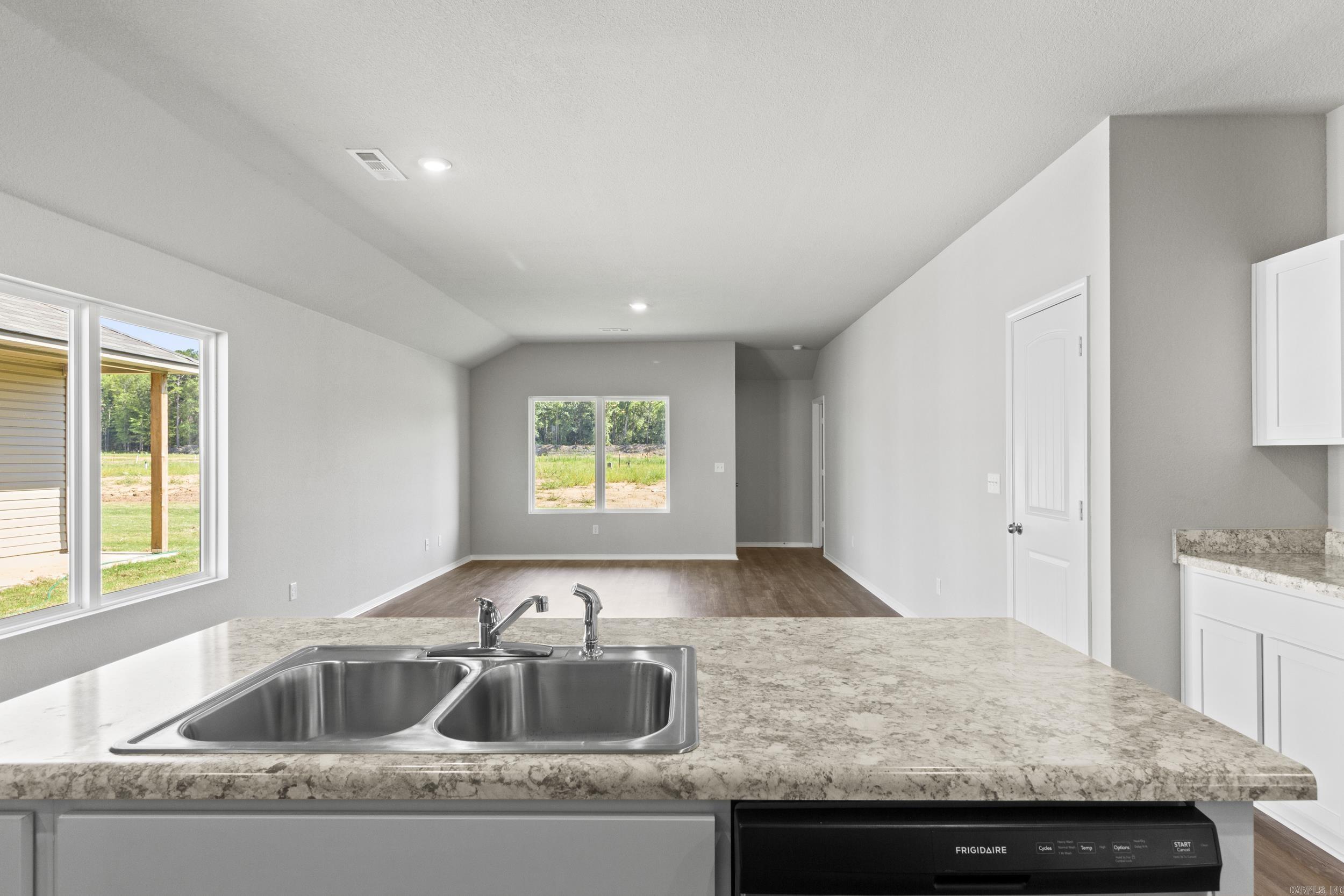 COUNTRY CLUB OF ARK THE - Residential