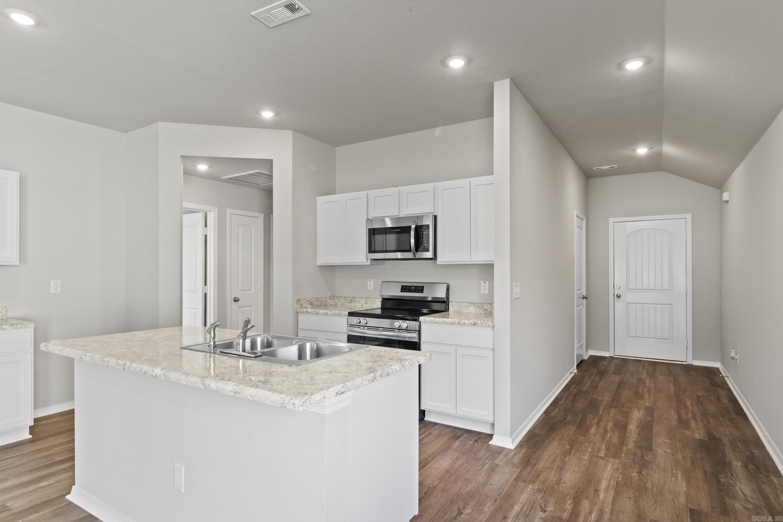 COUNTRY CLUB OF ARK THE - Residential