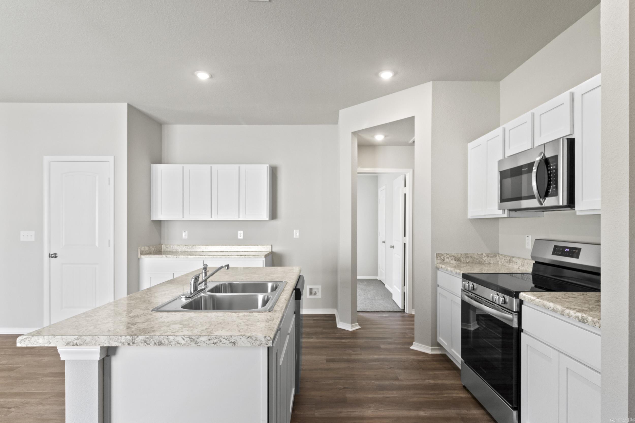 COUNTRY CLUB OF ARK THE - Residential