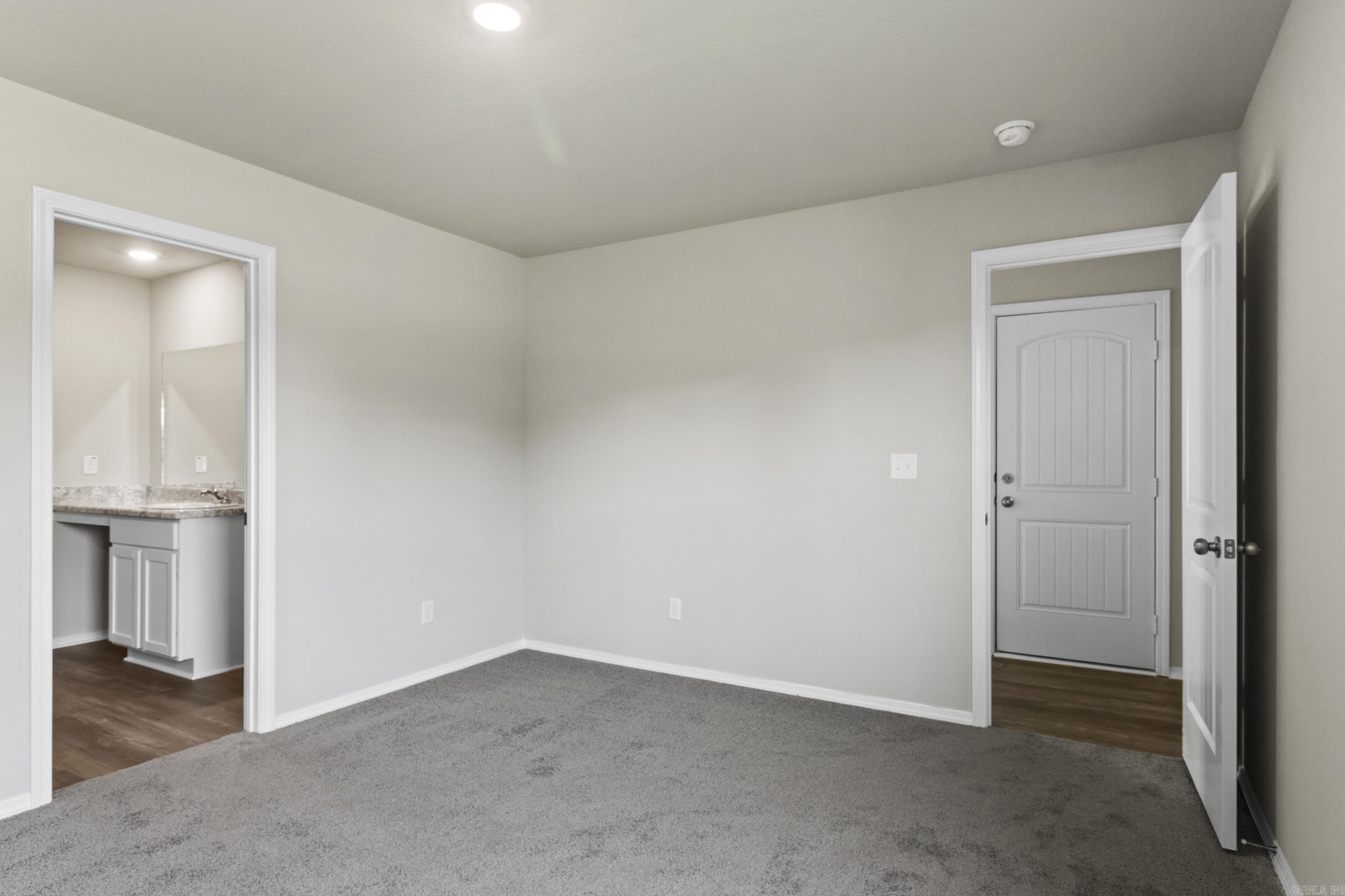 COUNTRY CLUB OF ARK THE - Residential