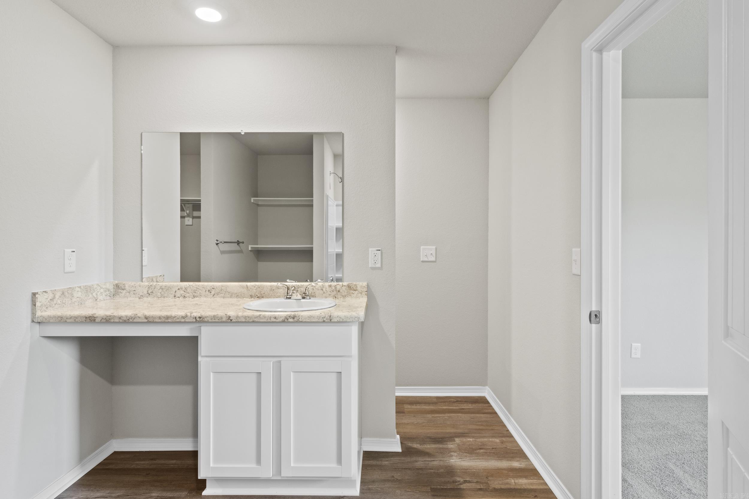 COUNTRY CLUB OF ARK THE - Residential