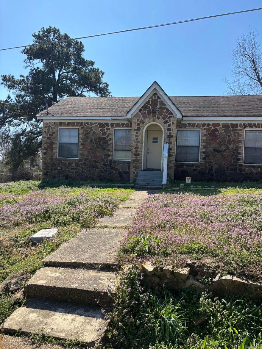 Great starter home or investment property in the heart of Nashville, close to schools.  Property offers home with approx. 1080 sq ft of living space with 3 bedrooms and 1 full bath, CH/CA, city water and city sewer. Property offers an extra lot with some chain link fencing, single carport and a small detached storage/garage. Home is move in ready - AGENT OWNED, contact agent or our office for more details.