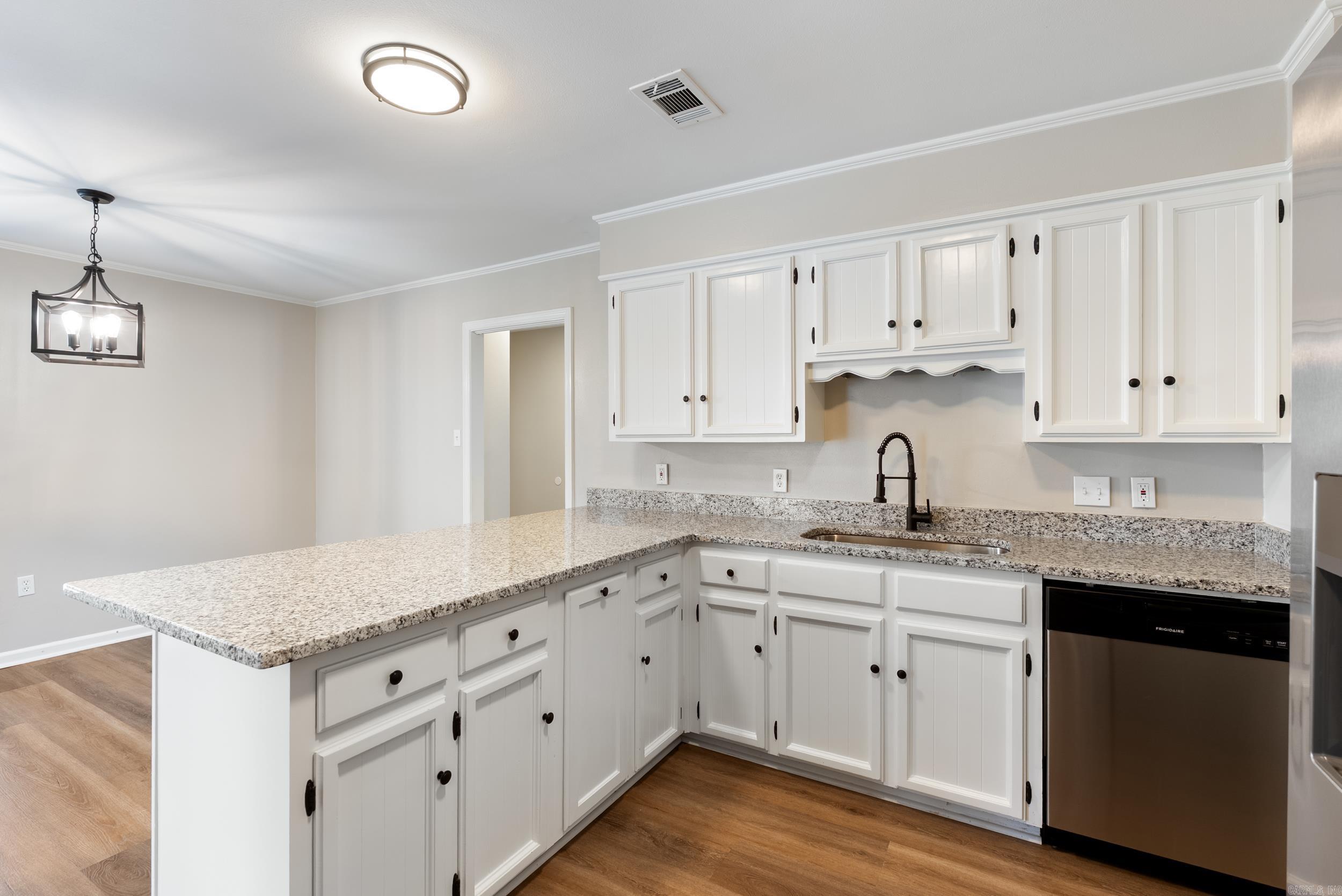 OAK FORREST - Residential