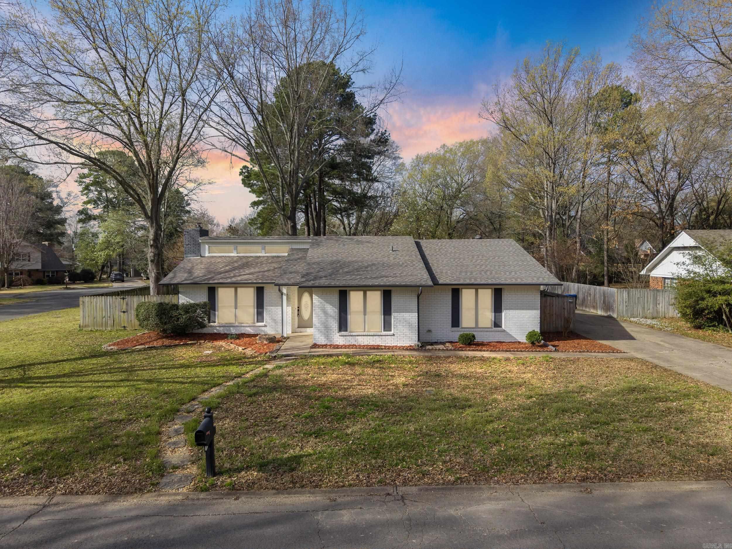 OAK FORREST - Residential