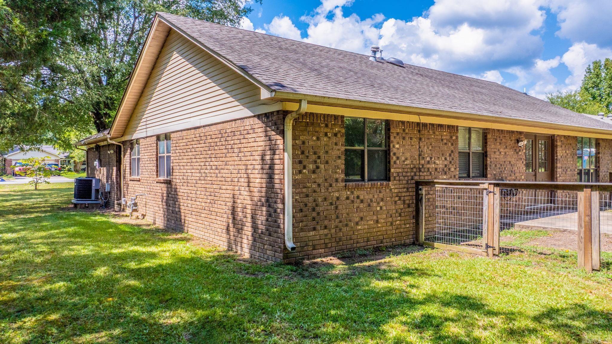 GOLDEN MEADOW - Residential