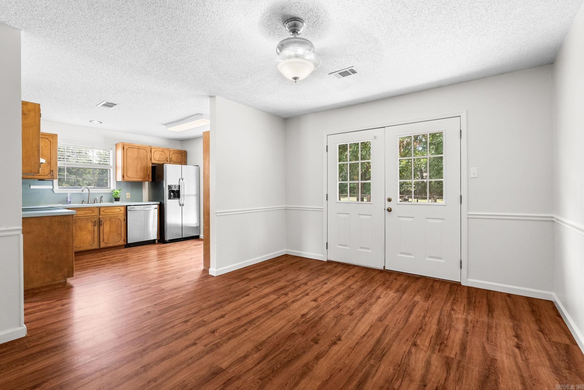 GOLDEN MEADOW - Residential