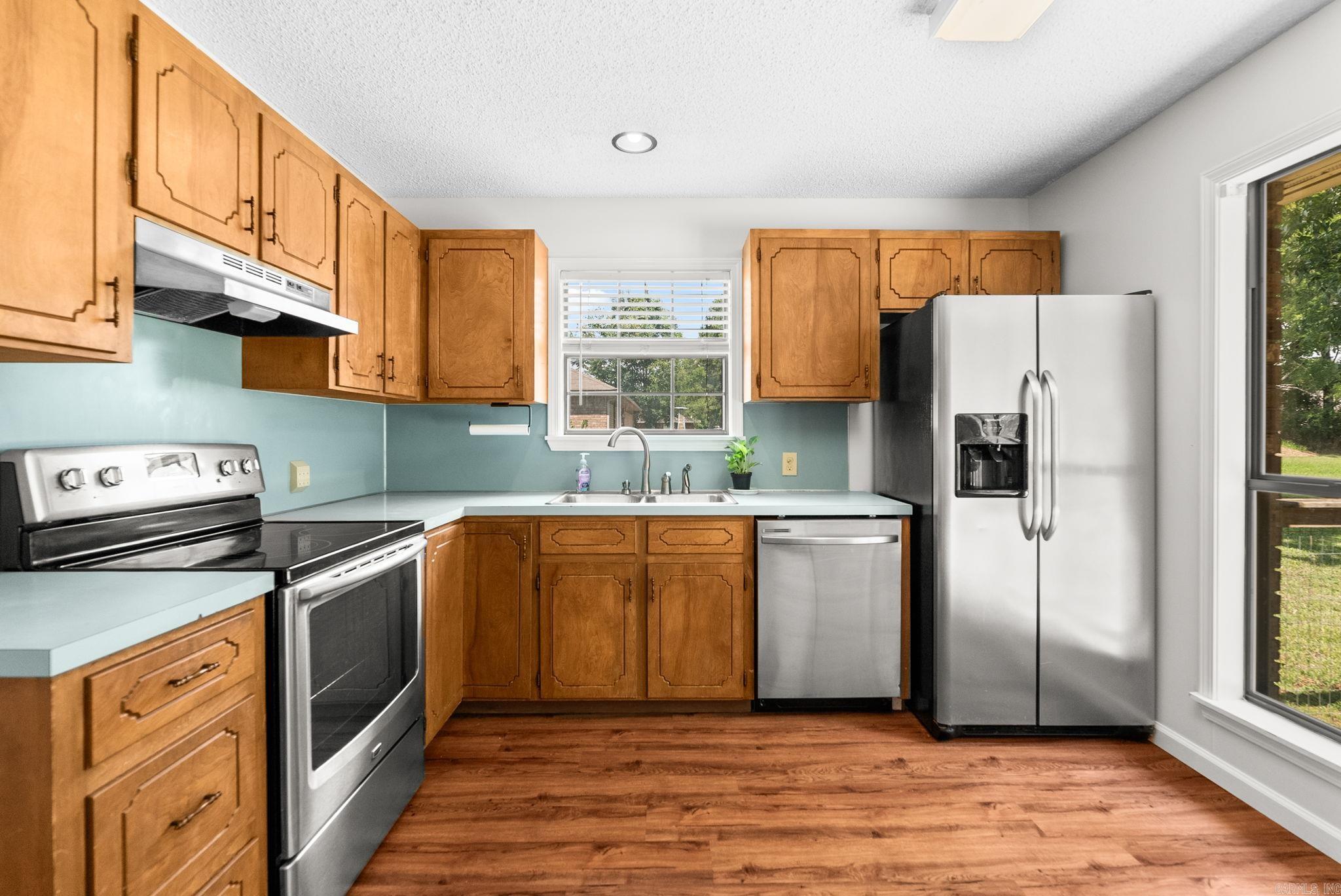 GOLDEN MEADOW - Residential