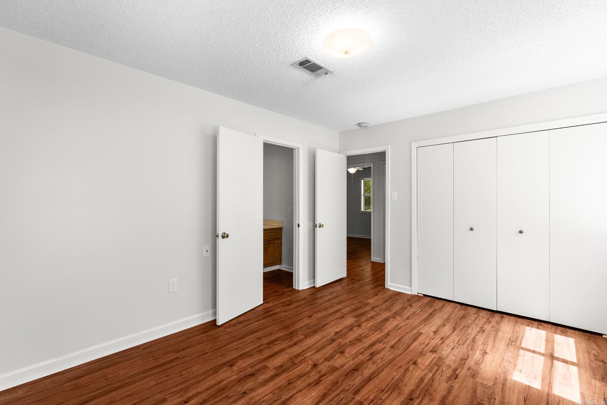 GOLDEN MEADOW - Residential