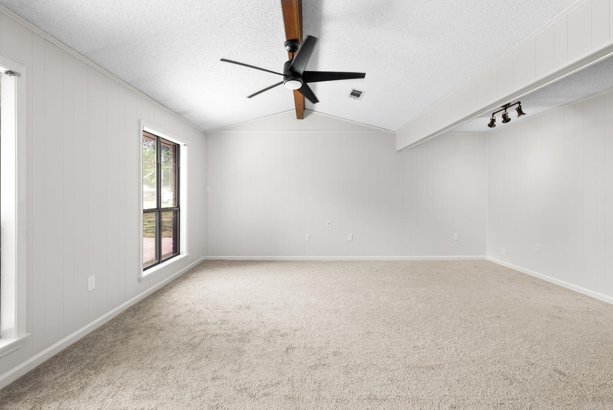 GOLDEN MEADOW - Residential