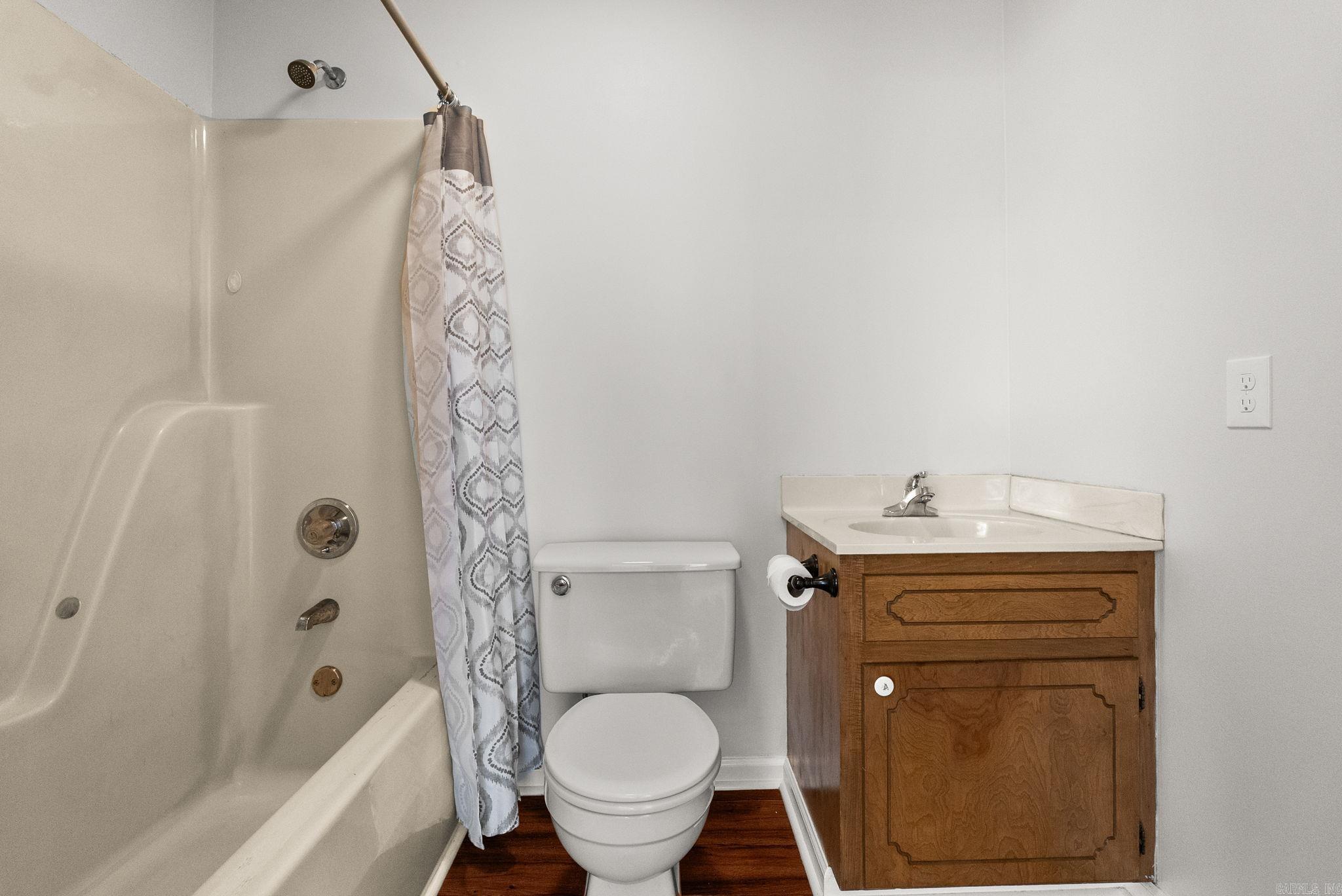 GOLDEN MEADOW - Residential