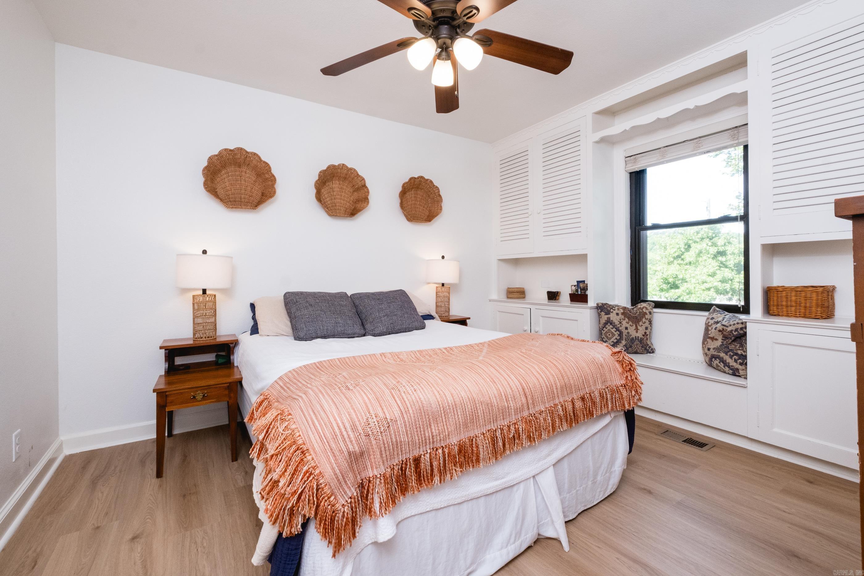 KINGWOOD PLACE - Residential