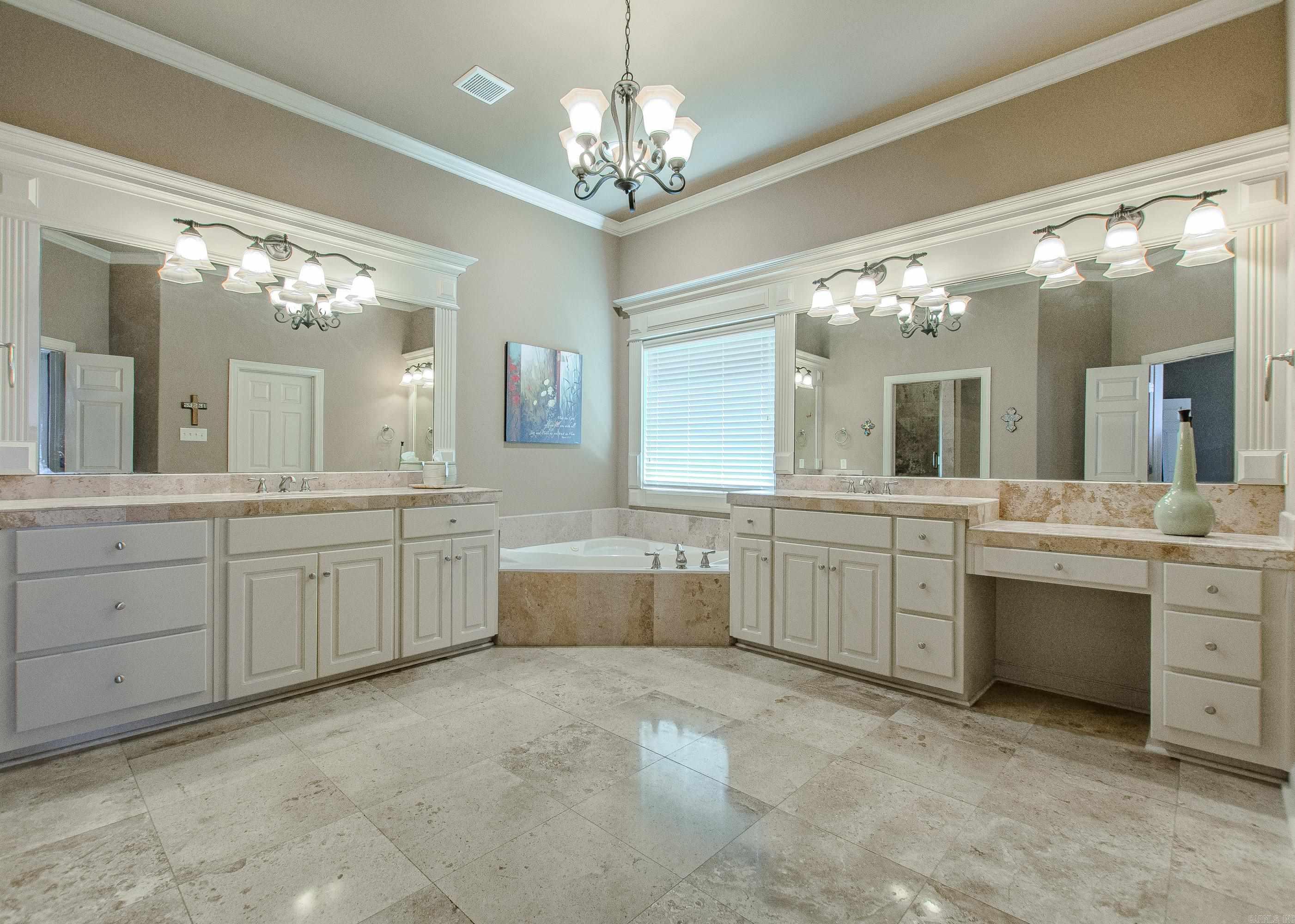 CHENAL VALLEY EPERNAY PLACE - Residential