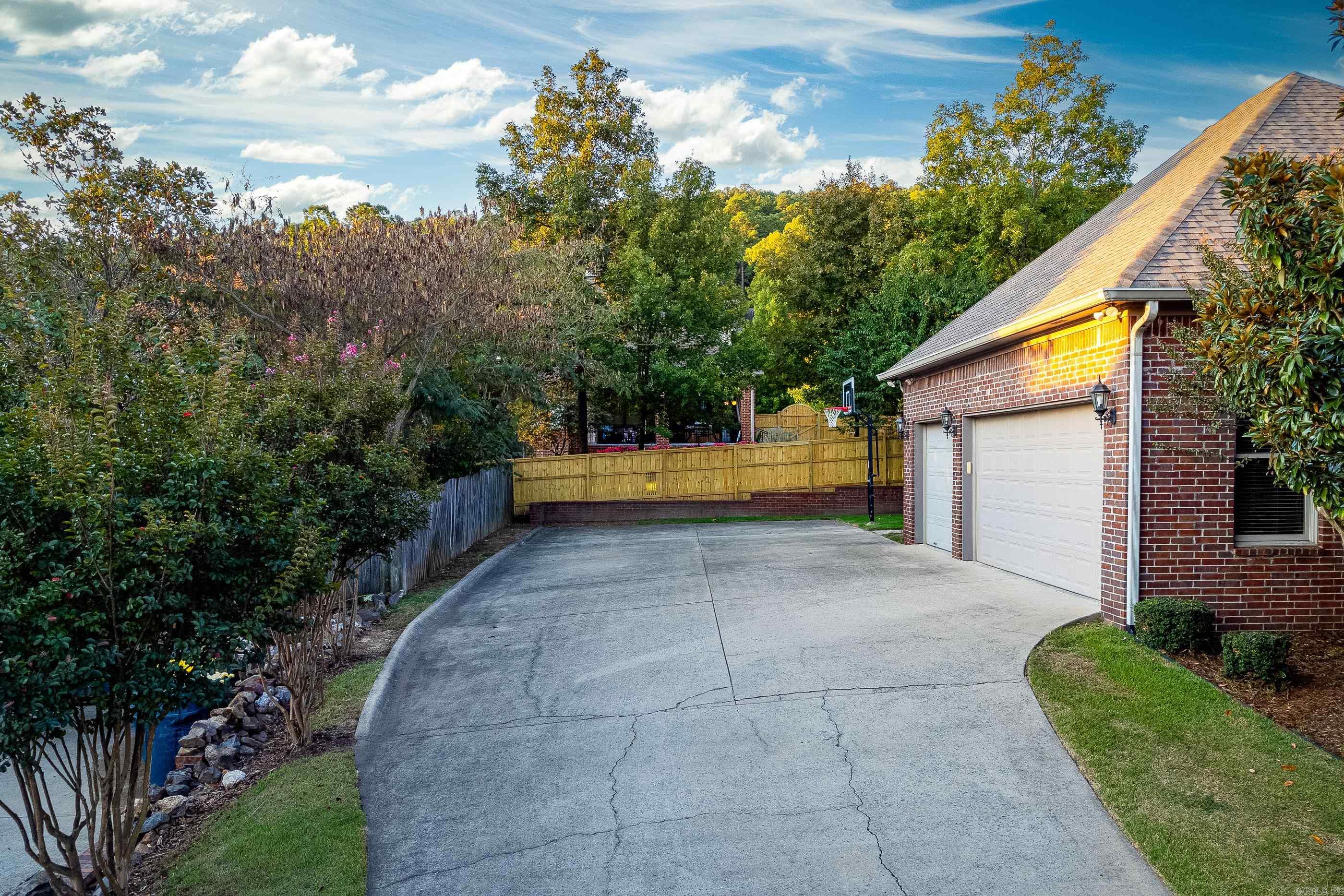 CHENAL VALLEY BELLE VALLEE THE M - Residential