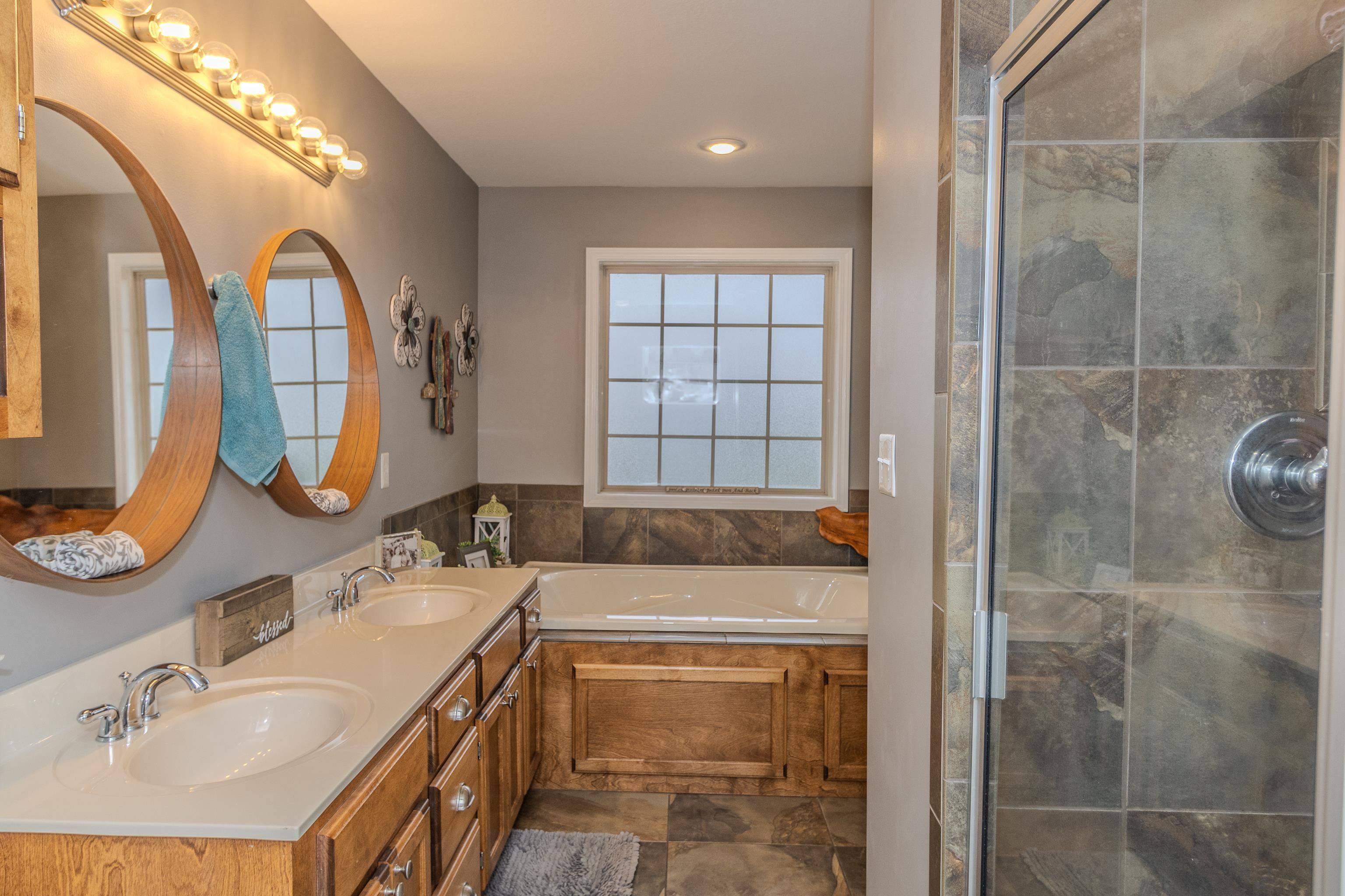 CARRIAGE HILL - Residential