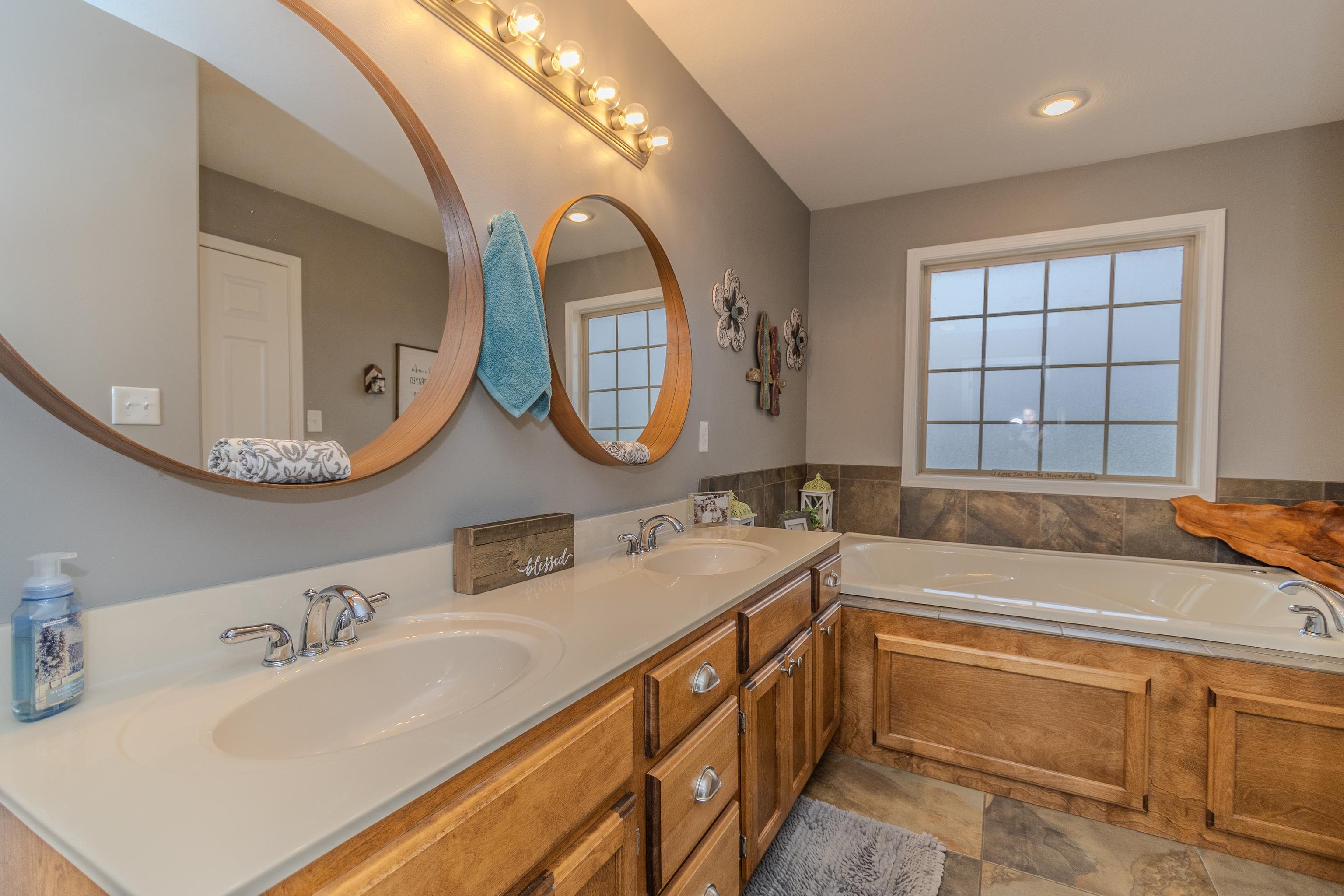 CARRIAGE HILL - Residential