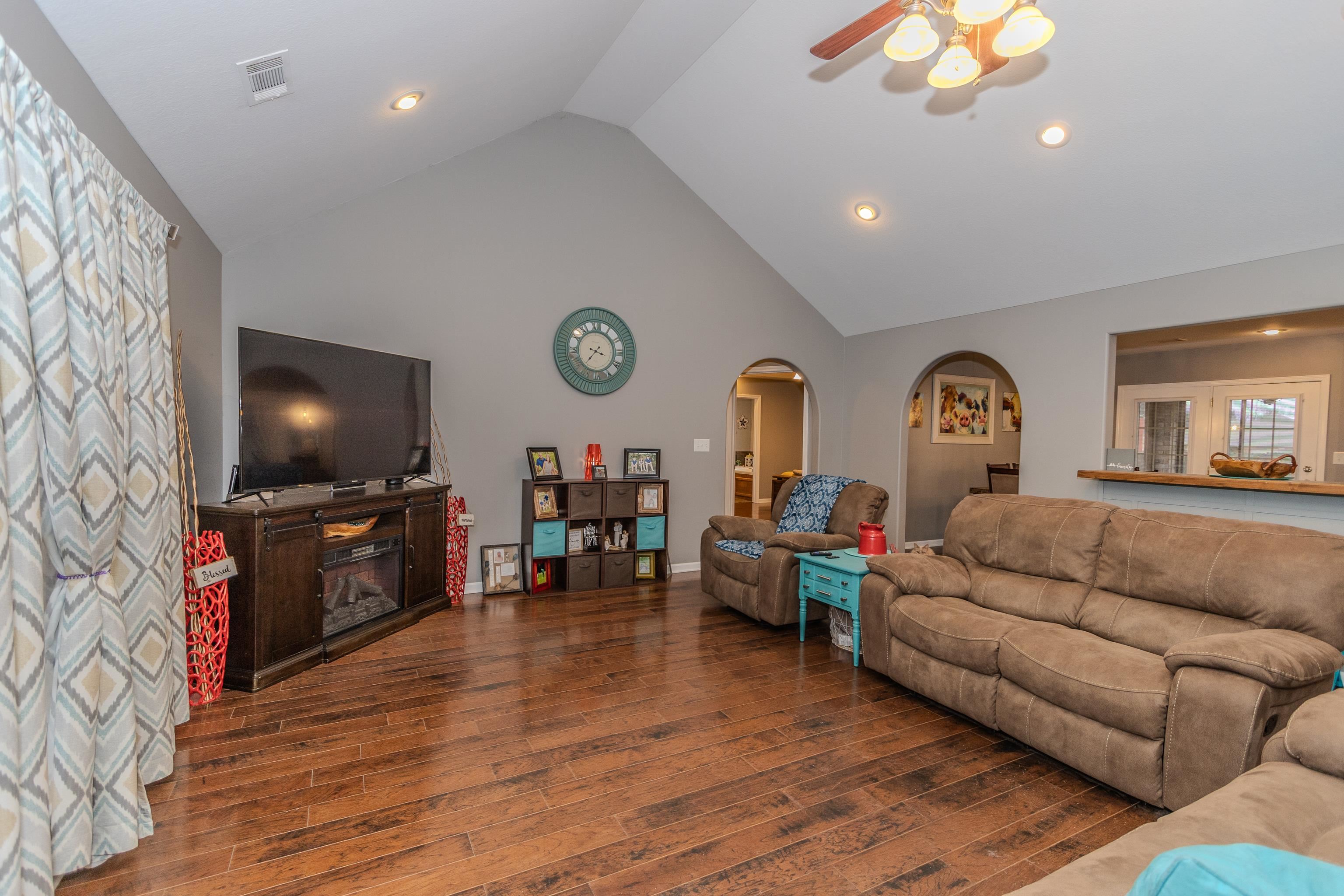 CARRIAGE HILL - Residential