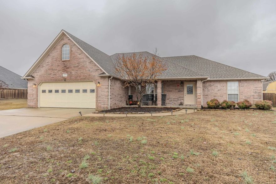 Welcome to this stunning 3-bedroom, 2.5-bath home! The spacious living room offers plenty of room for gathering, while the kitchen-dining combo boasts ample cabinet space for all your storage needs. The primary suite features detailed ceilings, and the en-suite bath includes a walk-in tile shower. Step outside to enjoy a fully fenced backyard for ultimate privacy and a screened-in patio perfect for relaxing or entertaining. Don't miss out on this incredible home—schedule your showing today!