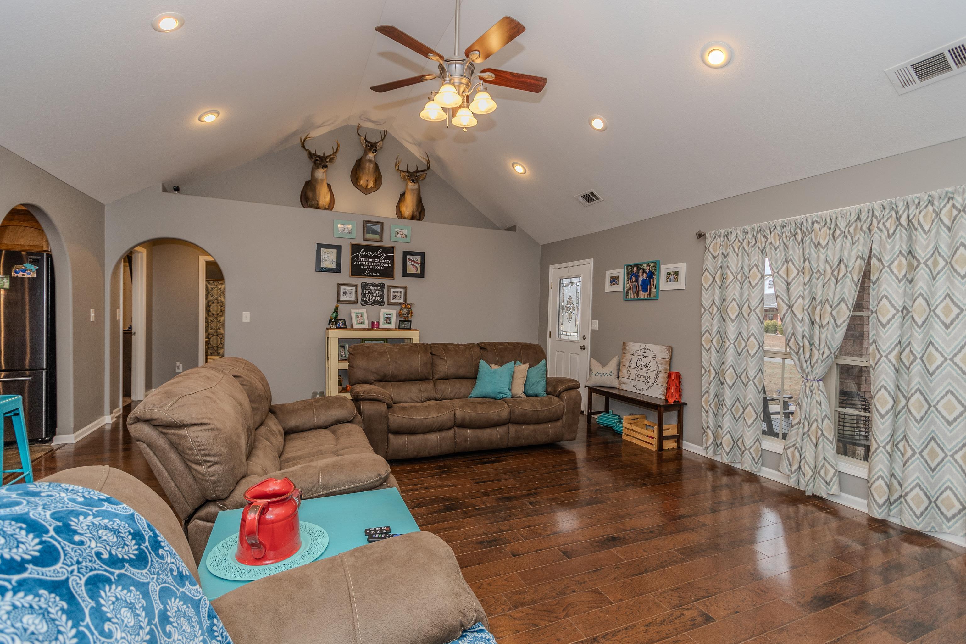 CARRIAGE HILL - Residential