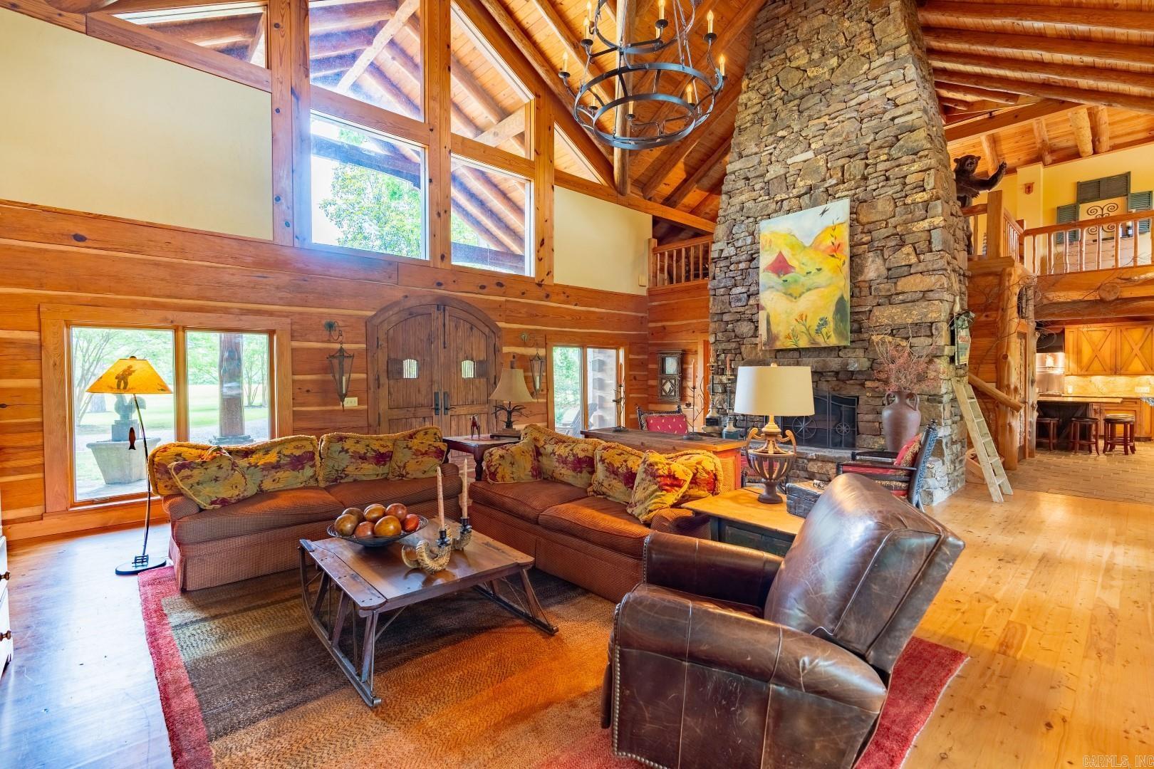 HIDDEN VALLEY - Residential