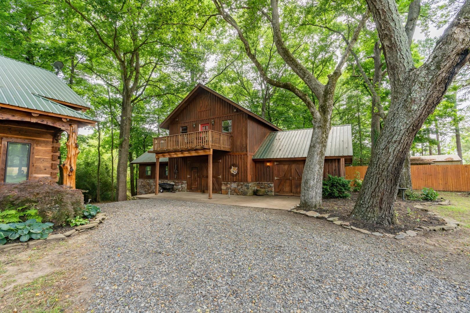 HIDDEN VALLEY - Residential