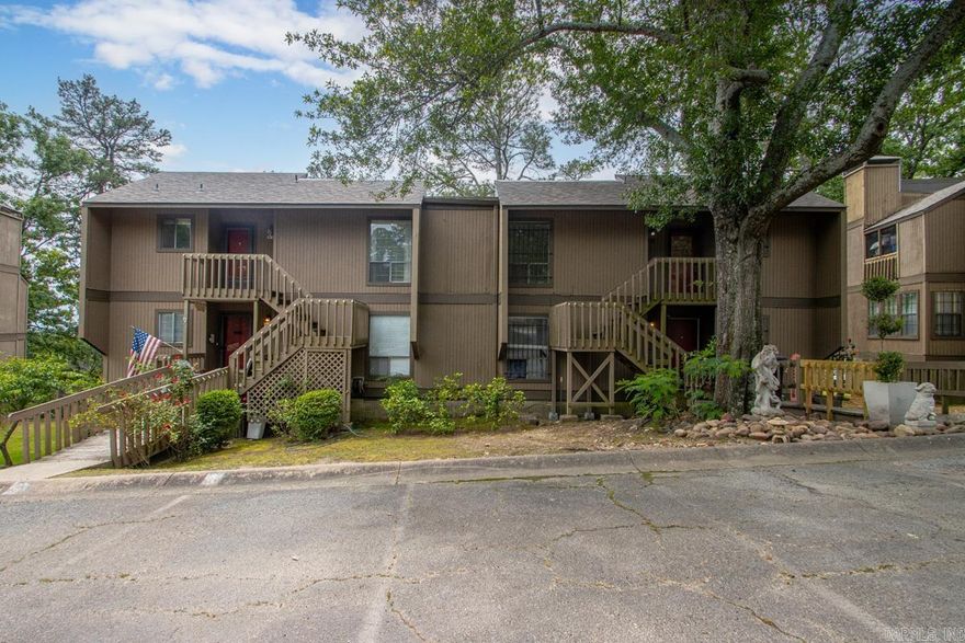 Live in the center of it all with this 2 bed, 2 bath condo in Little Rock’s sought-after 72207, just minutes from The Heights. Enjoy quick access to some of the city’s best shopping, dining, and everyday conveniences, with everything you need right around the corner. With just over 1,000 sq ft, this condo offers an easy, low-maintenance lifestyle and a great foundation to make it your own. There is room for a few light updates that could really elevate the space and add value over time. Whether you are looking for a place to call home or a smart investment, this one checks the boxes. Schedule your showing today.
