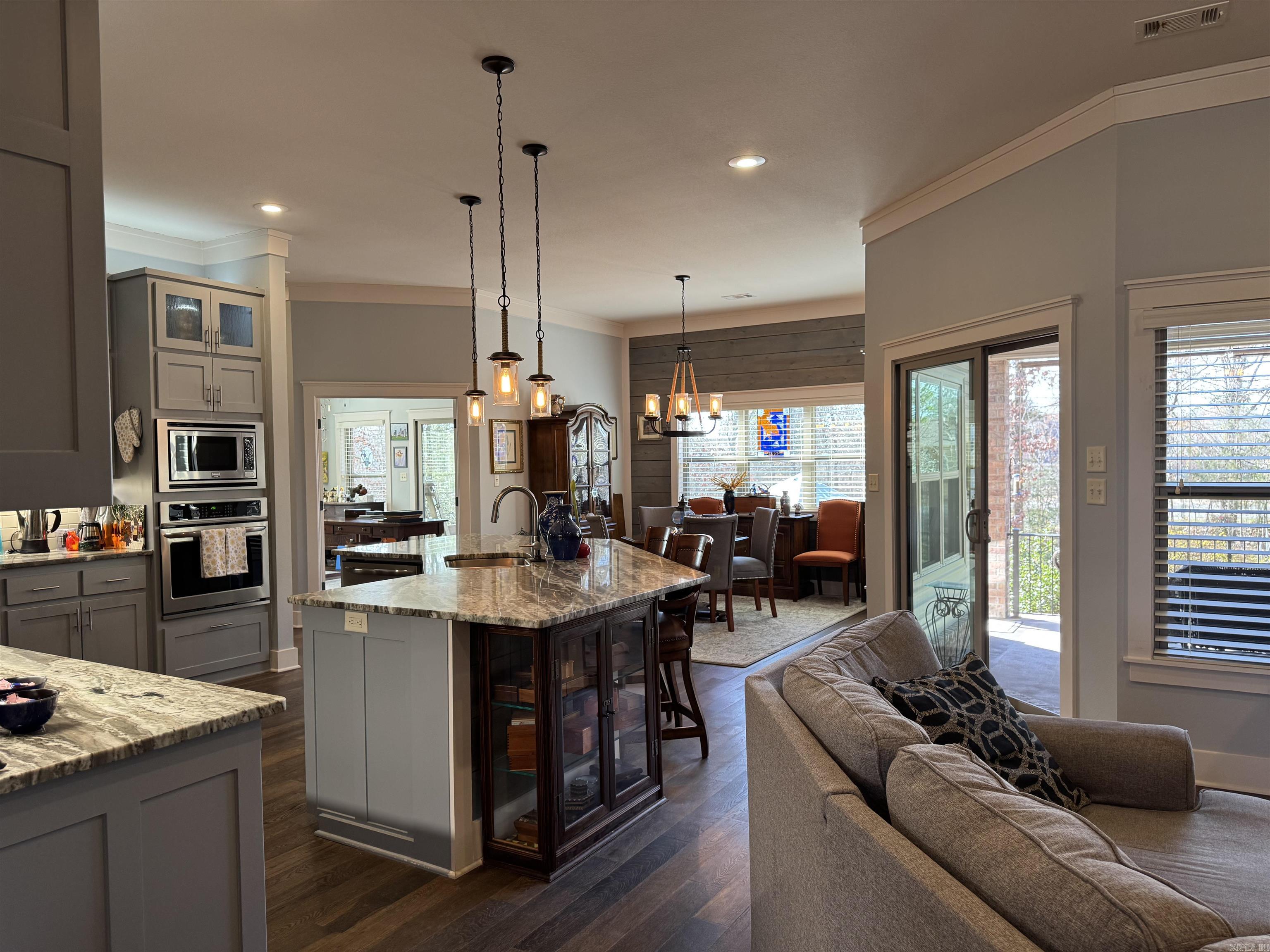 SANCHEZ - Residential