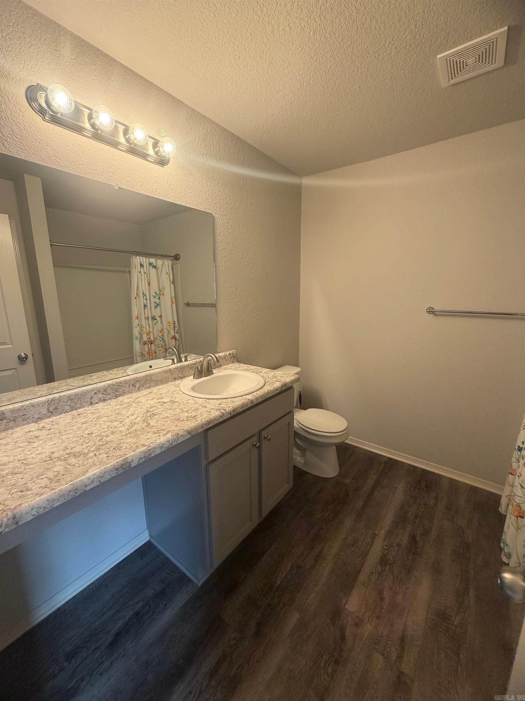 Benjamin Grove - Residential Lease