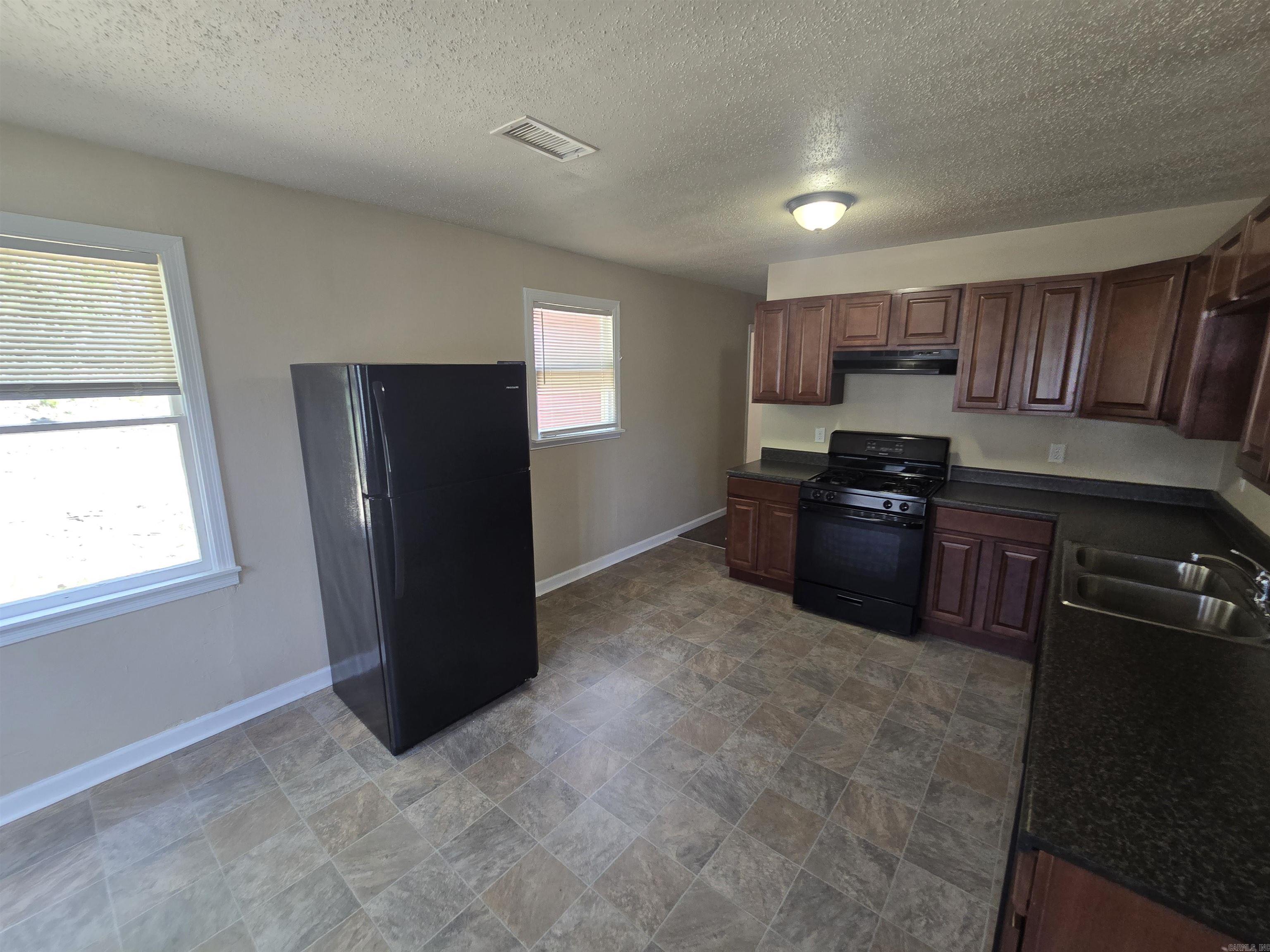 Pine Forest - Residential Lease