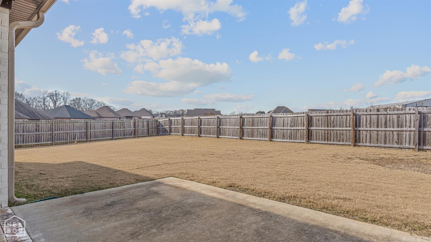 WHISPERING HILLS - Residential