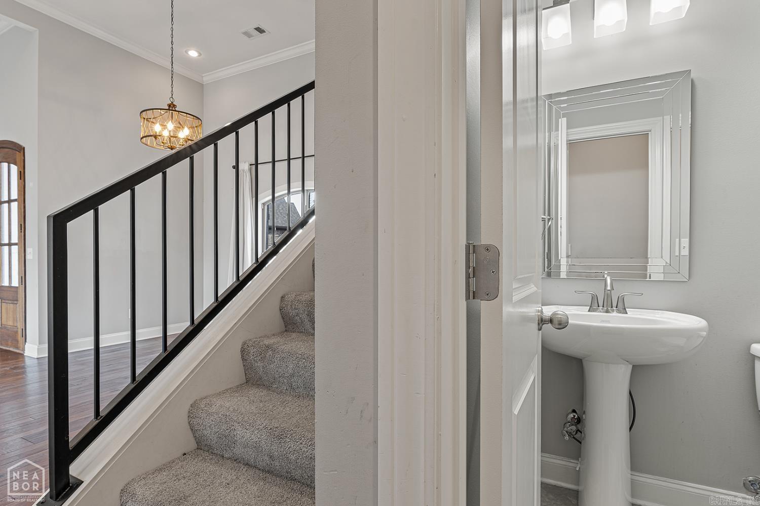 WHISPERING HILLS - Residential