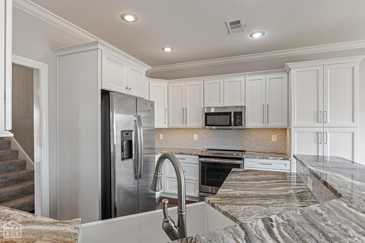 WHISPERING HILLS - Residential