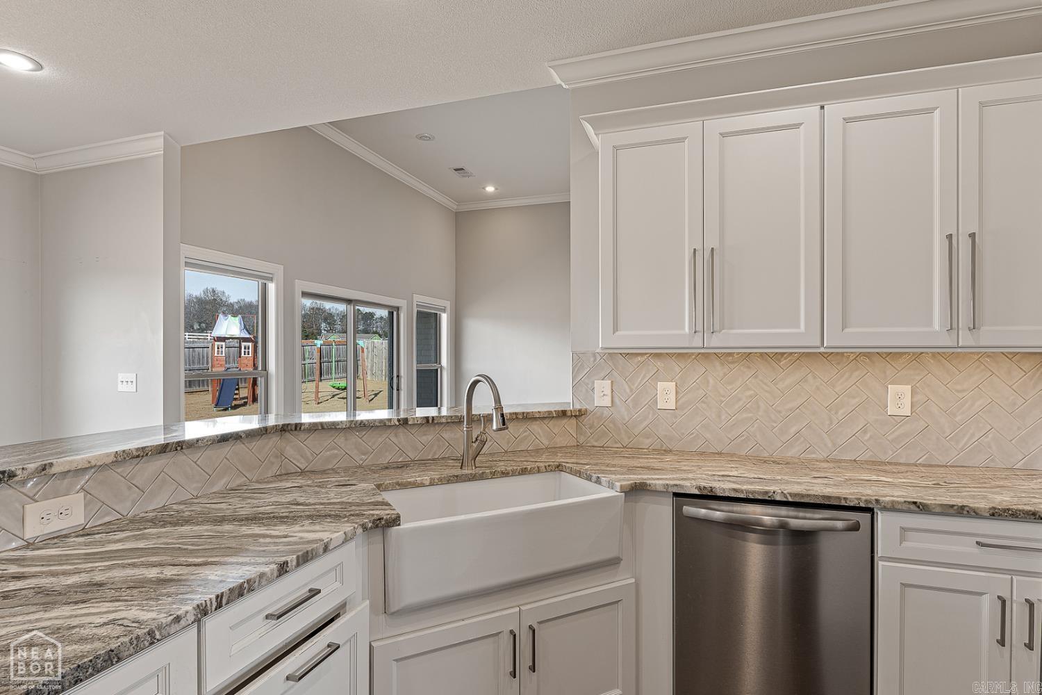 WHISPERING HILLS - Residential