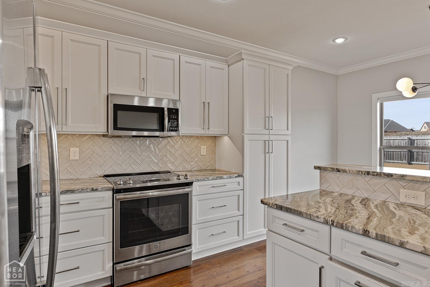 WHISPERING HILLS - Residential