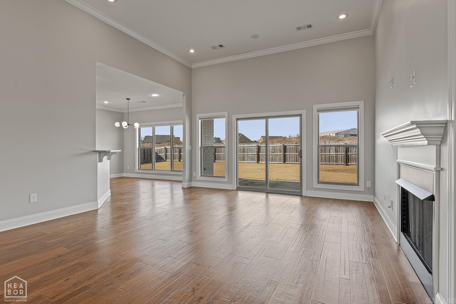 WHISPERING HILLS - Residential