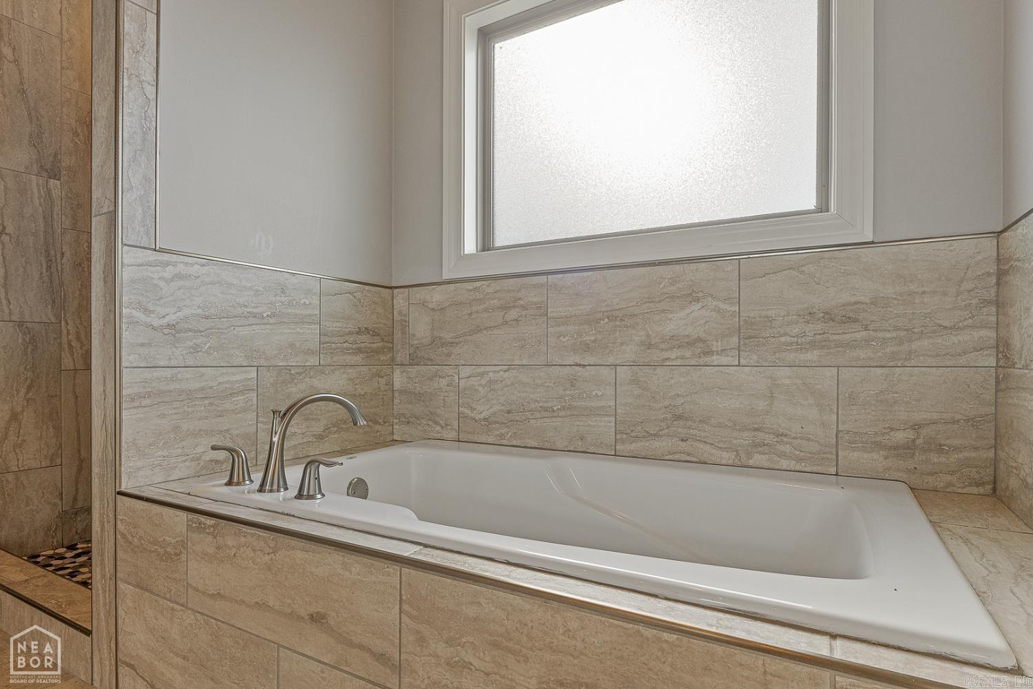 WHISPERING HILLS - Residential