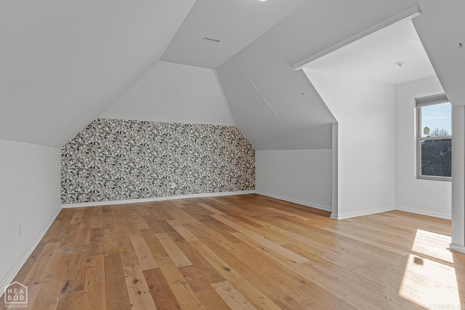 WHISPERING HILLS - Residential