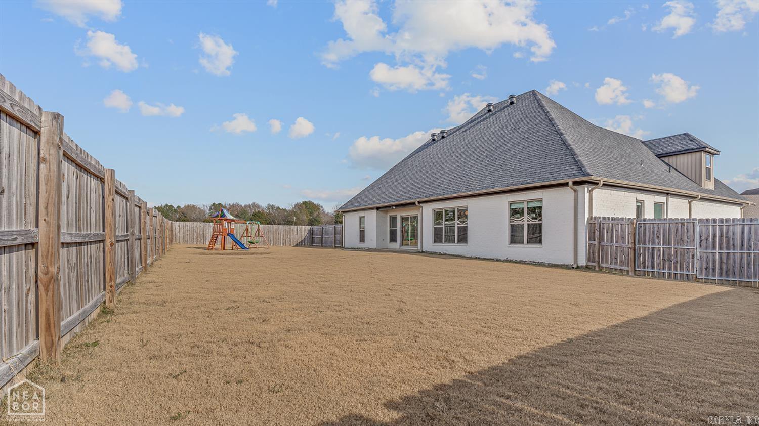 WHISPERING HILLS - Residential