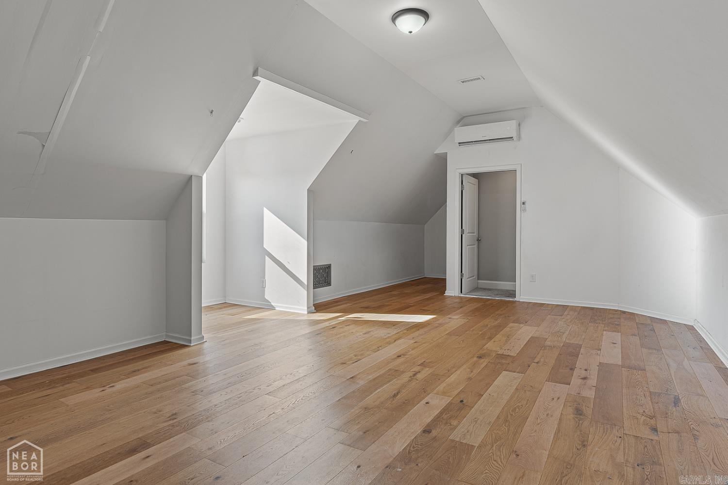 WHISPERING HILLS - Residential