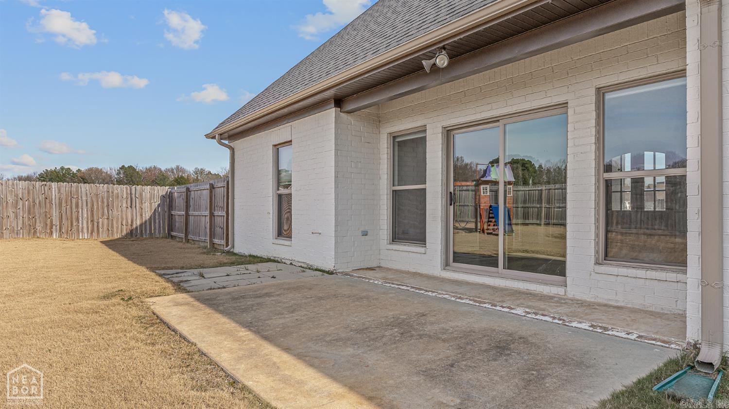 WHISPERING HILLS - Residential