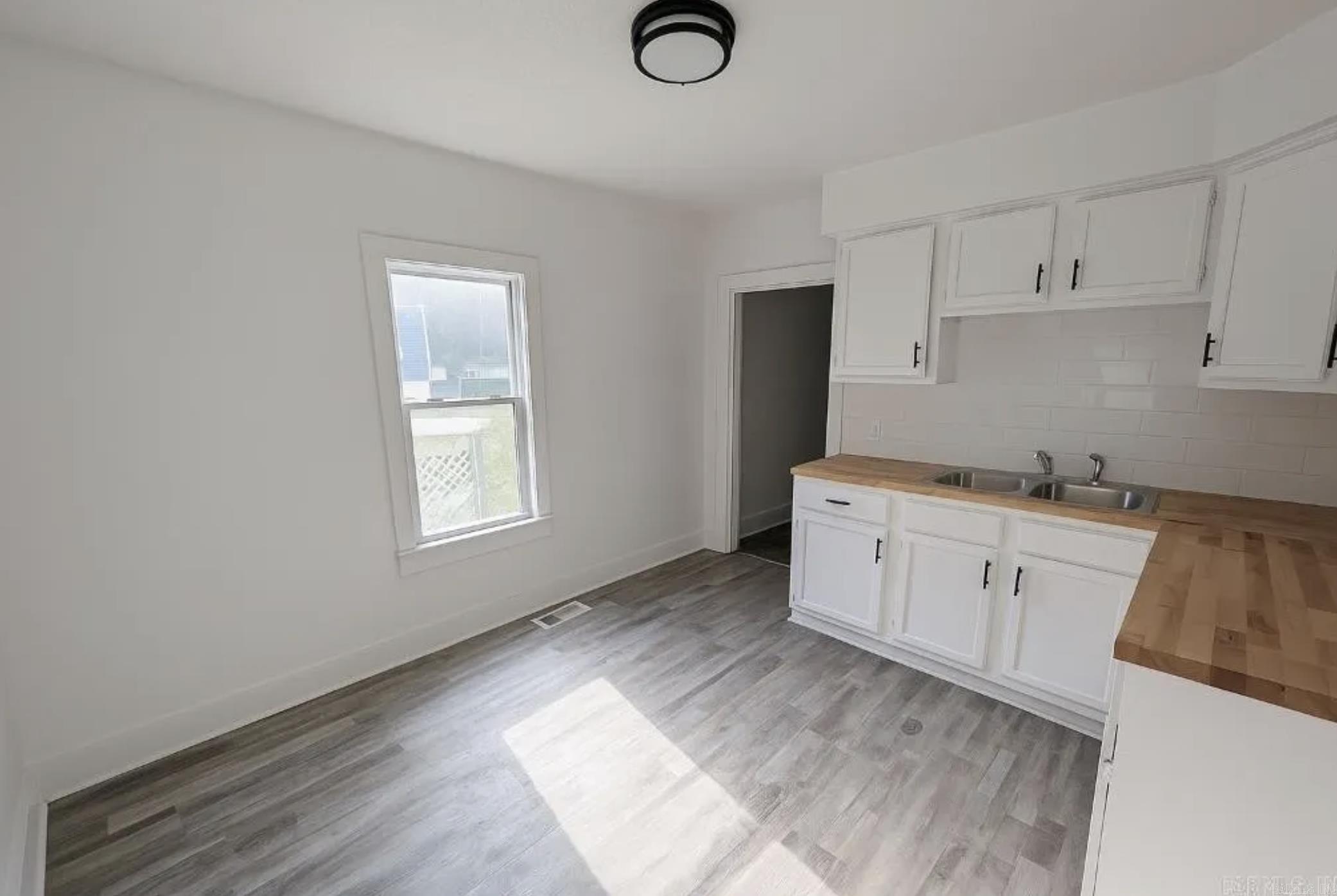 BARROW JOHN - Residential