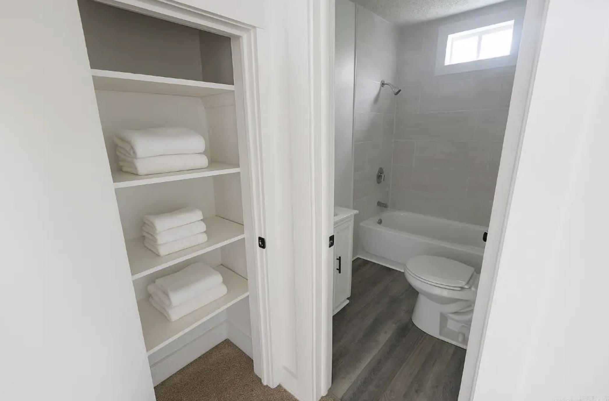 BARROW JOHN - Residential